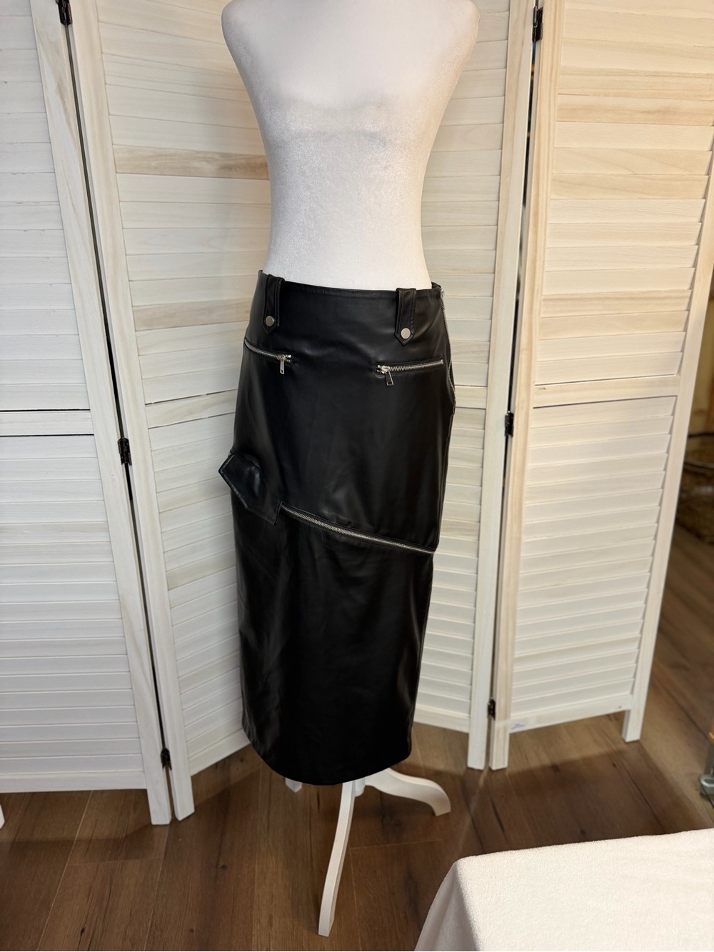 Zara Faux Leather Pencil Skirt with Zipper Accents Sz M  NWT